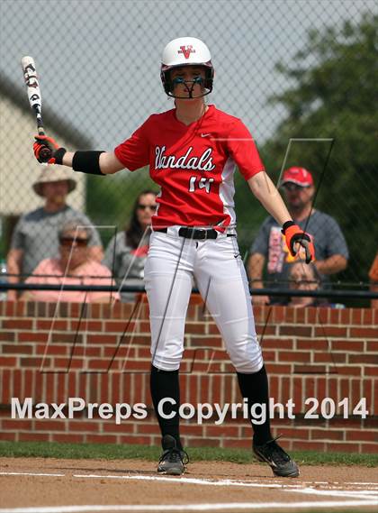 Thumbnail 1 in Van vs. Gilmer (UIL 3A Region II Bi-District Playoff) photogallery.