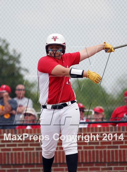 Thumbnail 3 in Van vs. Gilmer (UIL 3A Region II Bi-District Playoff) photogallery.