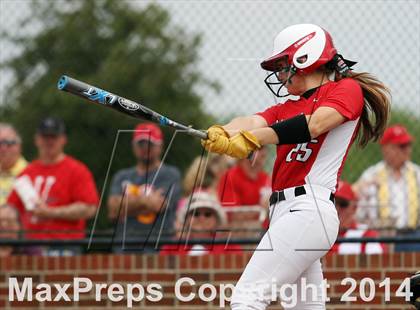 Thumbnail 2 in Van vs. Gilmer (UIL 3A Region II Bi-District Playoff) photogallery.