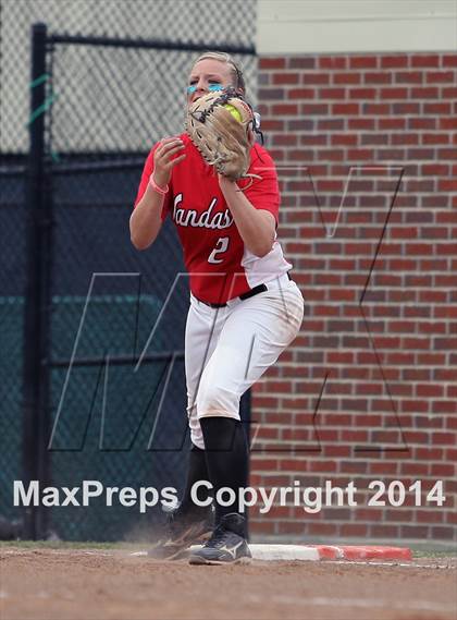 Thumbnail 3 in Van vs. Gilmer (UIL 3A Region II Bi-District Playoff) photogallery.