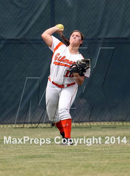 Thumbnail 1 in Van vs. Gilmer (UIL 3A Region II Bi-District Playoff) photogallery.