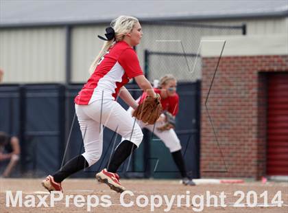 Thumbnail 3 in Van vs. Gilmer (UIL 3A Region II Bi-District Playoff) photogallery.