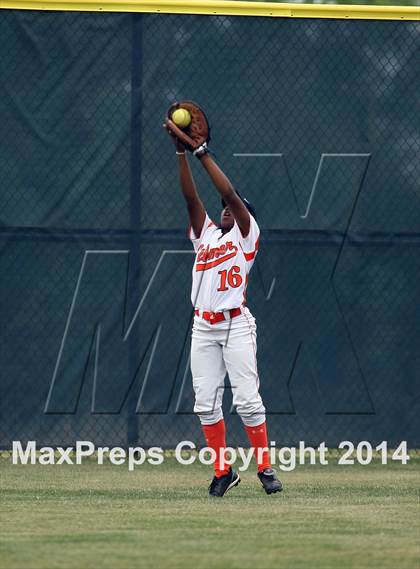Thumbnail 1 in Van vs. Gilmer (UIL 3A Region II Bi-District Playoff) photogallery.