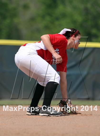 Thumbnail 2 in Van vs. Gilmer (UIL 3A Region II Bi-District Playoff) photogallery.