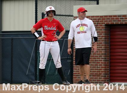 Thumbnail 3 in Van vs. Gilmer (UIL 3A Region II Bi-District Playoff) photogallery.