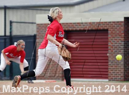 Thumbnail 1 in Van vs. Gilmer (UIL 3A Region II Bi-District Playoff) photogallery.