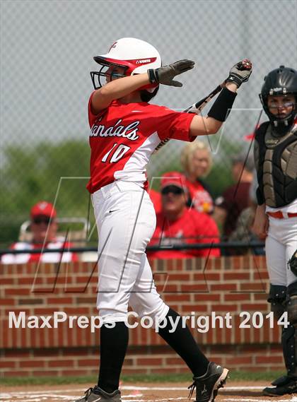 Thumbnail 2 in Van vs. Gilmer (UIL 3A Region II Bi-District Playoff) photogallery.