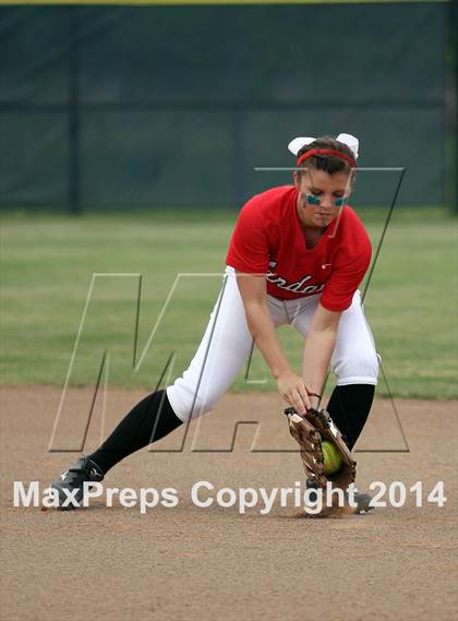 Thumbnail 1 in Van vs. Gilmer (UIL 3A Region II Bi-District Playoff) photogallery.