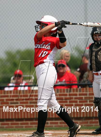 Thumbnail 1 in Van vs. Gilmer (UIL 3A Region II Bi-District Playoff) photogallery.