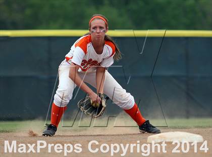 Thumbnail 1 in Van vs. Gilmer (UIL 3A Region II Bi-District Playoff) photogallery.