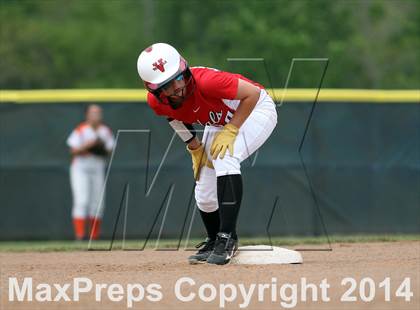 Thumbnail 3 in Van vs. Gilmer (UIL 3A Region II Bi-District Playoff) photogallery.