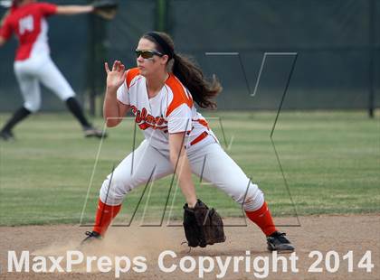Thumbnail 1 in Van vs. Gilmer (UIL 3A Region II Bi-District Playoff) photogallery.