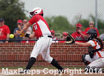 Thumbnail 1 in Van vs. Gilmer (UIL 3A Region II Bi-District Playoff) photogallery.
