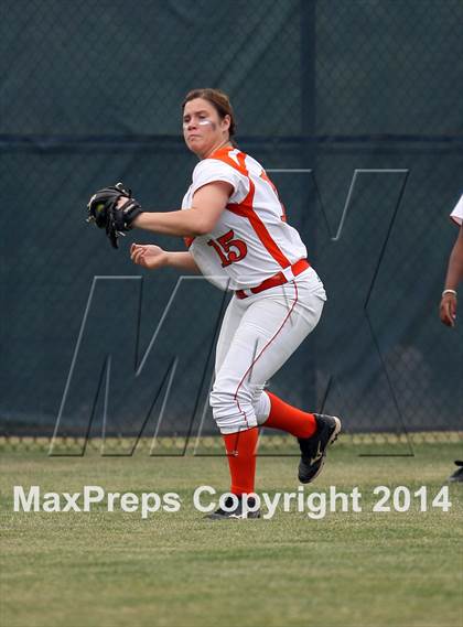 Thumbnail 1 in Van vs. Gilmer (UIL 3A Region II Bi-District Playoff) photogallery.