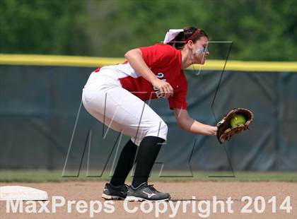 Thumbnail 1 in Van vs. Gilmer (UIL 3A Region II Bi-District Playoff) photogallery.