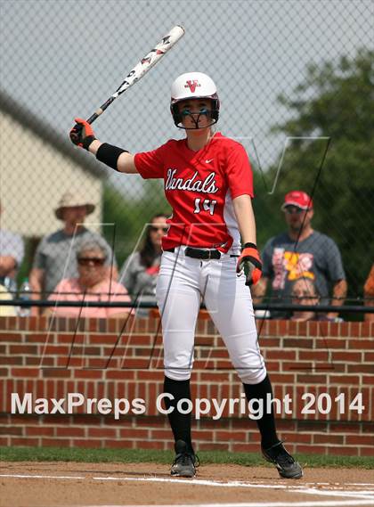 Thumbnail 3 in Van vs. Gilmer (UIL 3A Region II Bi-District Playoff) photogallery.