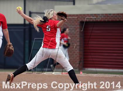 Thumbnail 3 in Van vs. Gilmer (UIL 3A Region II Bi-District Playoff) photogallery.