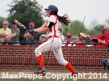 Thumbnail 2 in Van vs. Gilmer (UIL 3A Region II Bi-District Playoff) photogallery.