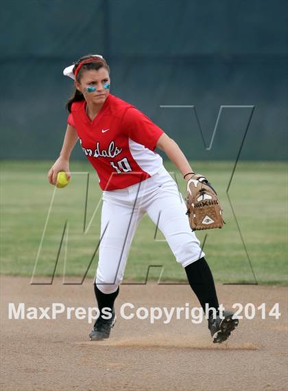 Thumbnail 2 in Van vs. Gilmer (UIL 3A Region II Bi-District Playoff) photogallery.