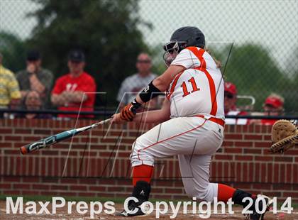 Thumbnail 2 in Van vs. Gilmer (UIL 3A Region II Bi-District Playoff) photogallery.
