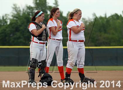 Thumbnail 2 in Van vs. Gilmer (UIL 3A Region II Bi-District Playoff) photogallery.