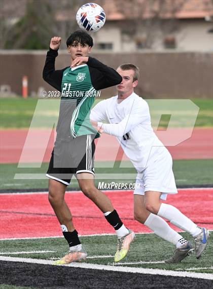 Thumbnail 3 in San Clemente vs. Long Beach Poly (CIF-SS D2 Final) photogallery.
