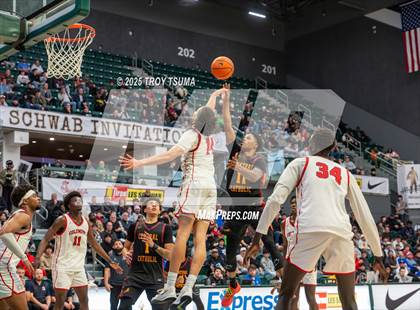 Thumbnail 2 in Central Catholic vs. Columbus photogallery.