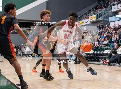 Thumbnail 2 in Central Catholic vs. Columbus photogallery.