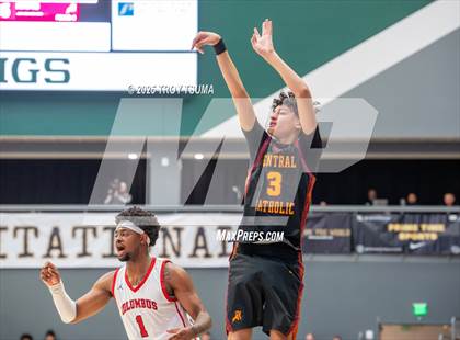 Thumbnail 1 in Central Catholic vs. Columbus photogallery.