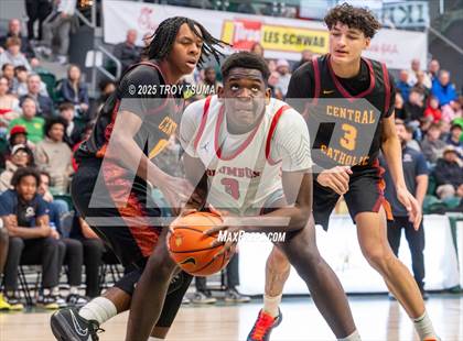 Thumbnail 3 in Central Catholic vs. Columbus photogallery.