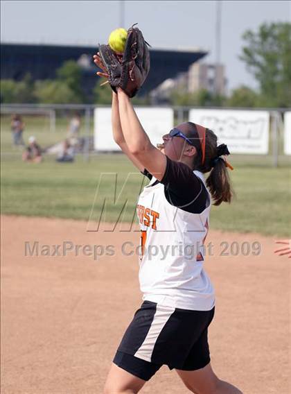 Thumbnail 3 in Amherst Central vs West Seneca East (Section 6 Class A Final) photogallery.