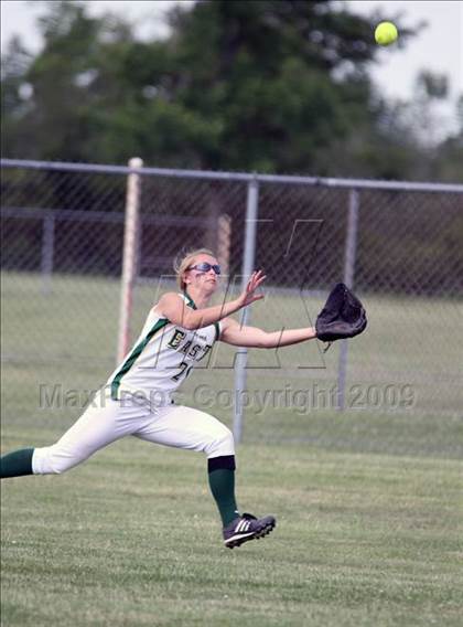 Thumbnail 2 in Amherst Central vs West Seneca East (Section 6 Class A Final) photogallery.