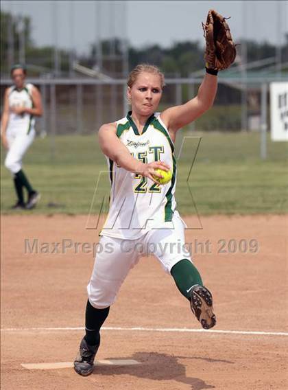 Thumbnail 1 in Amherst Central vs West Seneca East (Section 6 Class A Final) photogallery.