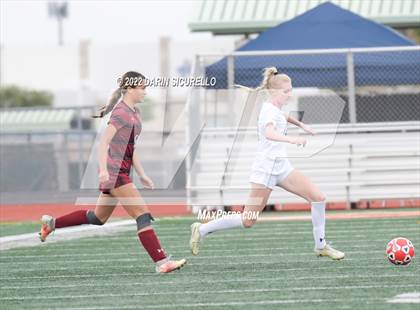 Thumbnail 2 in Red Mountain vs. Highland (Coyote Classic Soccer Tournament) photogallery.