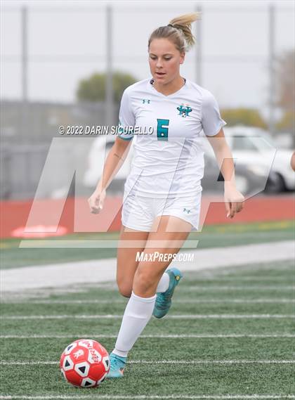 Thumbnail 2 in Red Mountain vs. Highland (Coyote Classic Soccer Tournament) photogallery.