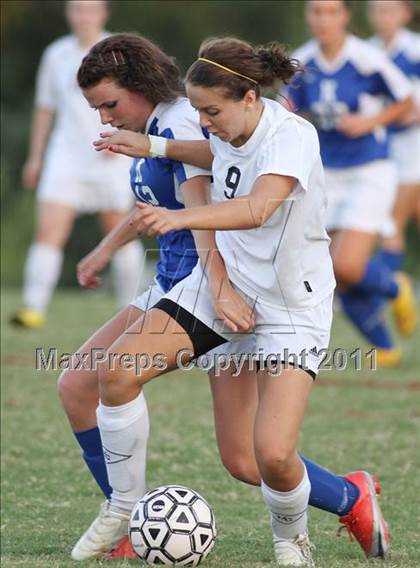 Thumbnail 1 in McMinn County vs. Karns (Bearden Invitational) photogallery.