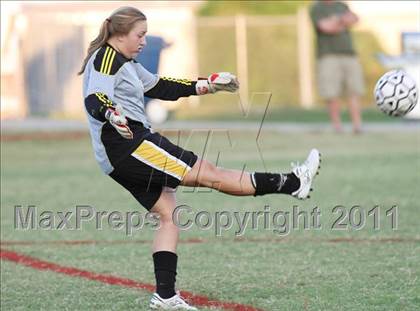 Thumbnail 2 in McMinn County vs. Karns (Bearden Invitational) photogallery.