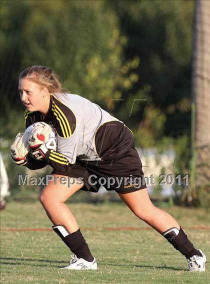 Thumbnail 3 in McMinn County vs. Karns (Bearden Invitational) photogallery.