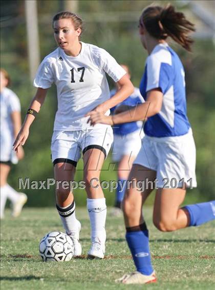 Thumbnail 3 in McMinn County vs. Karns (Bearden Invitational) photogallery.