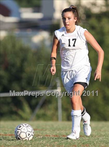 Thumbnail 3 in McMinn County vs. Karns (Bearden Invitational) photogallery.