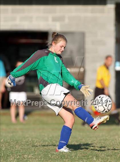 Thumbnail 2 in McMinn County vs. Karns (Bearden Invitational) photogallery.