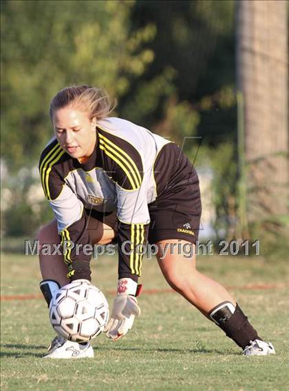 Thumbnail 2 in McMinn County vs. Karns (Bearden Invitational) photogallery.