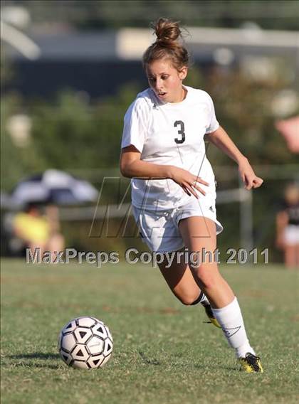 Thumbnail 2 in McMinn County vs. Karns (Bearden Invitational) photogallery.