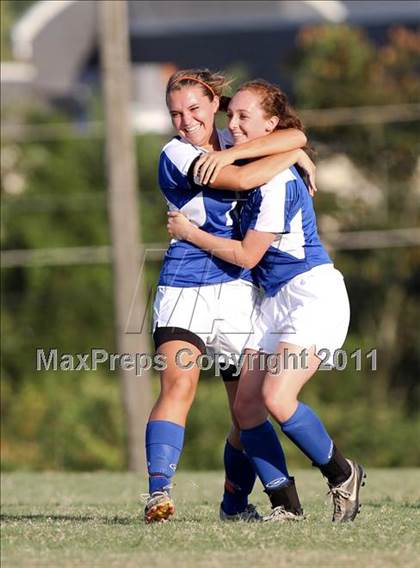 Thumbnail 1 in McMinn County vs. Karns (Bearden Invitational) photogallery.