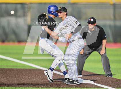 Thumbnail 3 in Friendswood vs. Nederland (UIL Baseball 5A Region 3 Bi-District) photogallery.