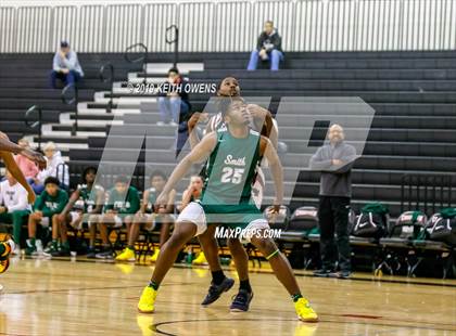 Thumbnail 2 in Newman Smith vs Ryan (CFB Classic) photogallery.