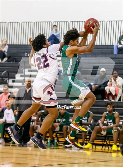 Thumbnail 3 in Newman Smith vs Ryan (CFB Classic) photogallery.