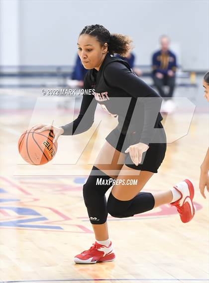 Thumbnail 1 in Carondelet vs. Centennial (Nike Tournament of Champions) - John Anderson Division Championship photogallery.