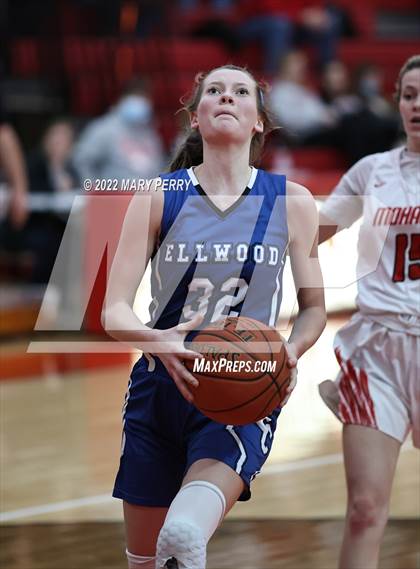 Thumbnail 1 in Lincoln vs Mohawk photogallery.