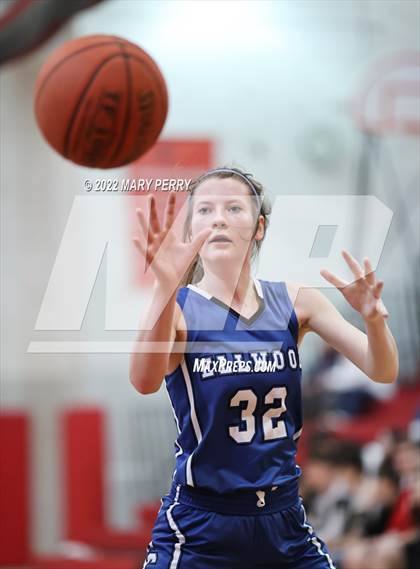 Thumbnail 2 in Lincoln vs Mohawk photogallery.